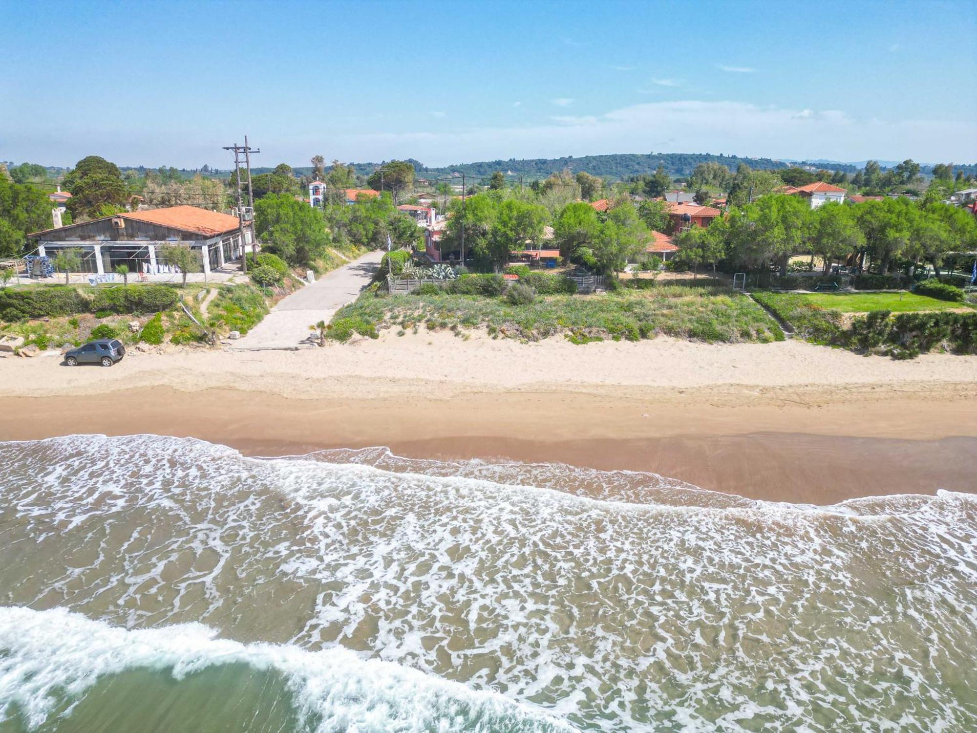 Salty Noses Beach House Paradise Perfect For Families Pyrgos  Ngoại thất bức ảnh