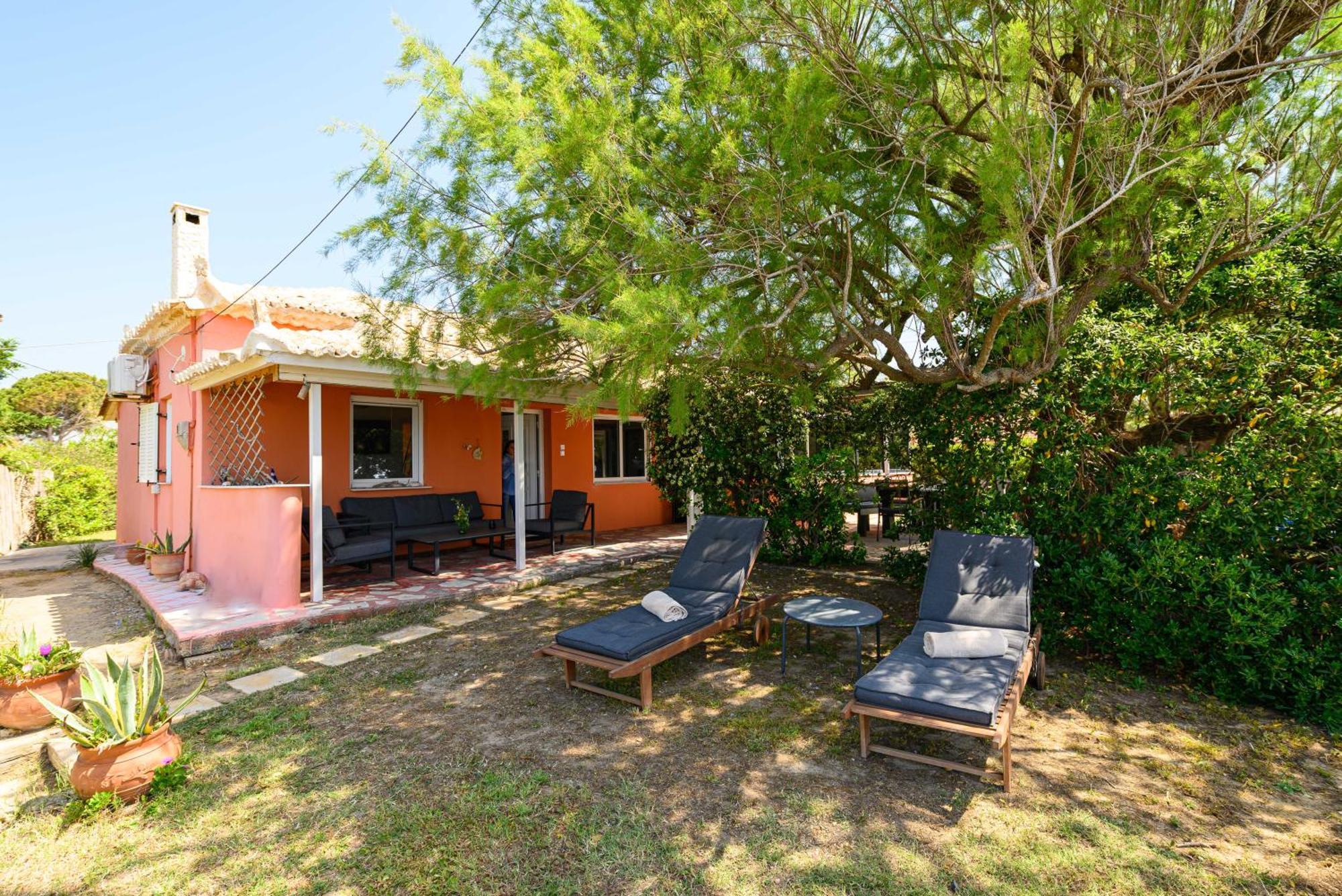 Salty Noses Beach House Paradise Perfect For Families Pyrgos  Ngoại thất bức ảnh