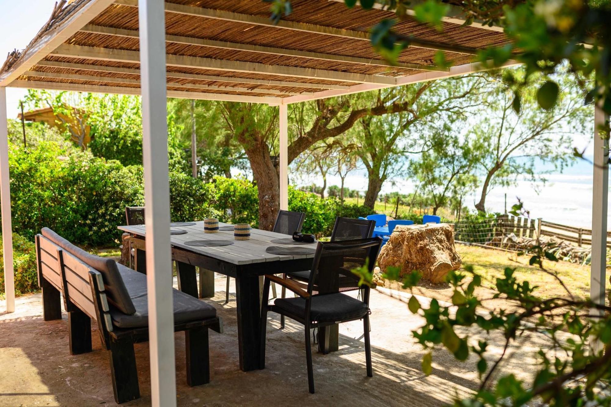 Salty Noses Beach House Paradise Perfect For Families Pyrgos  Ngoại thất bức ảnh