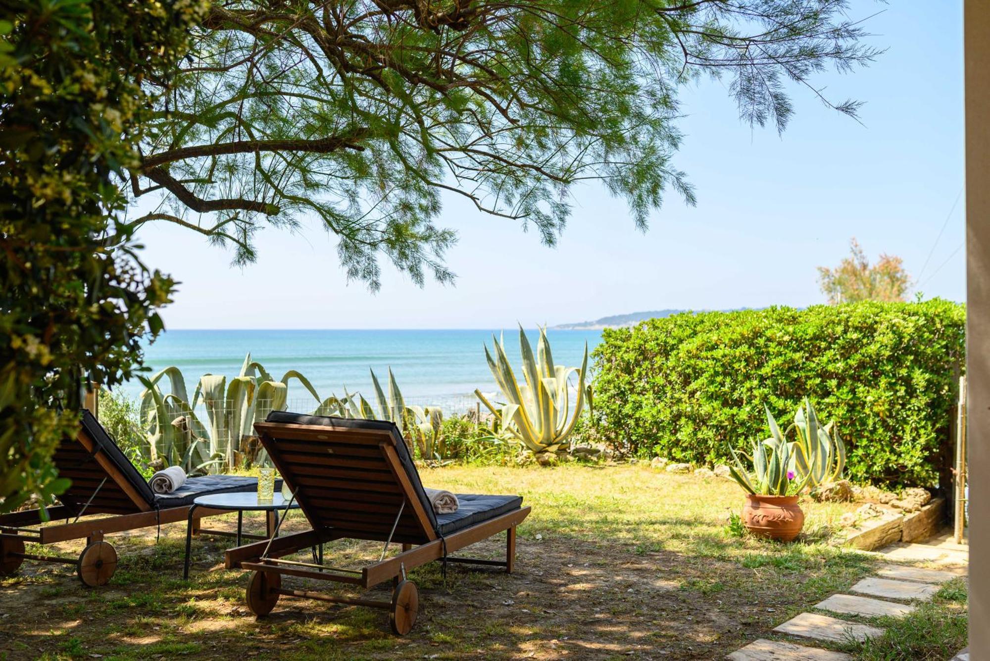 Salty Noses Beach House Paradise Perfect For Families Pyrgos  Ngoại thất bức ảnh